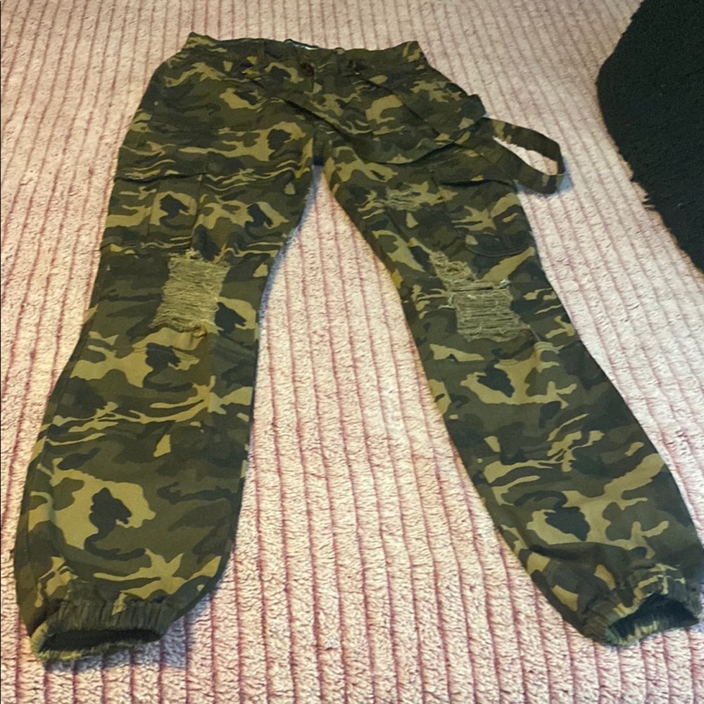 Fashion Nova Green Camouflage Pants